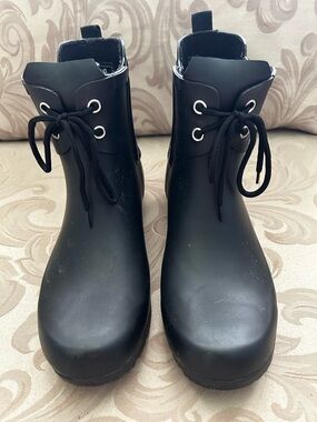 Roma Women’s 8 Black Lace-Up Rubber Ankle Rain Boots Booties Weatherproof Shoes